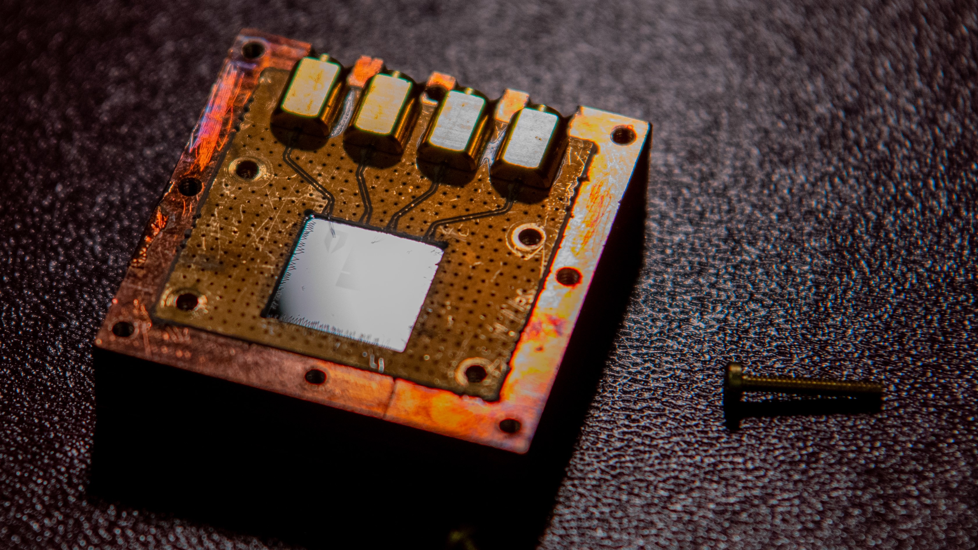 Integrated Hybrid Quantum Circuits – Barzanjeh group, University of Calgary