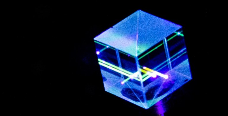 Integrated Hybrid Quantum Circuits – Barzanjeh group, University of Calgary