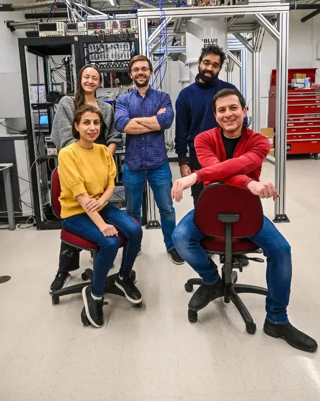Shabir Barzanjeh with members of his team in the lab (photo: Luis Prada, University of Calgary)